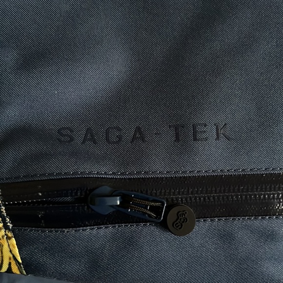 SAGA Outerwear Co. Rouge Jacket - Picture 4 of 7